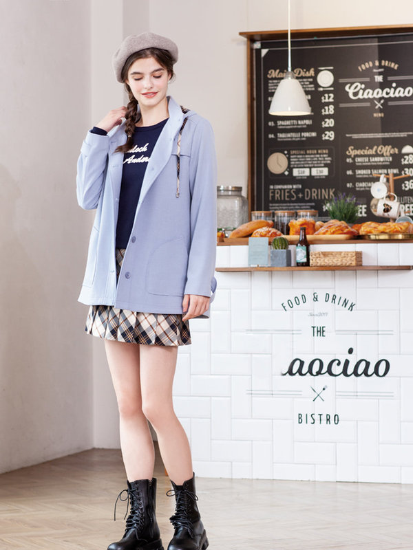 胸前LOGO圓領針織長袖上衣