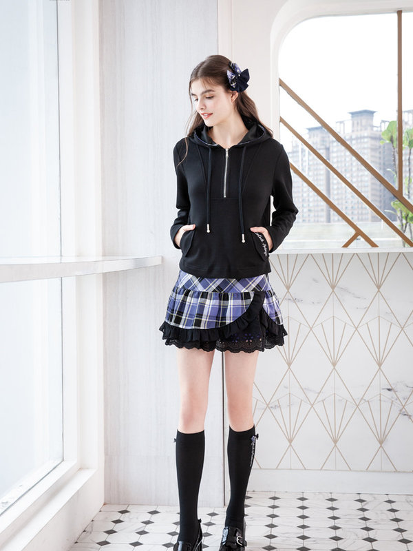 口袋繡字連帽上衣