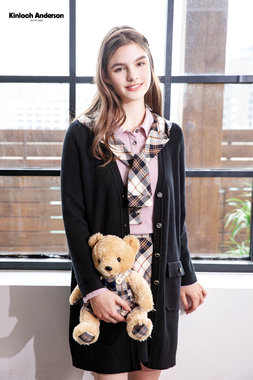 小圓領熊頭刺繡半開襟上衣-